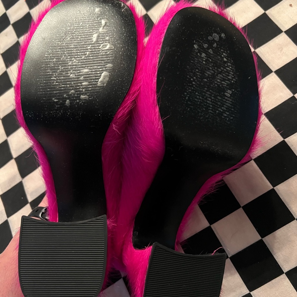 Shoes - Picture 3 of 4